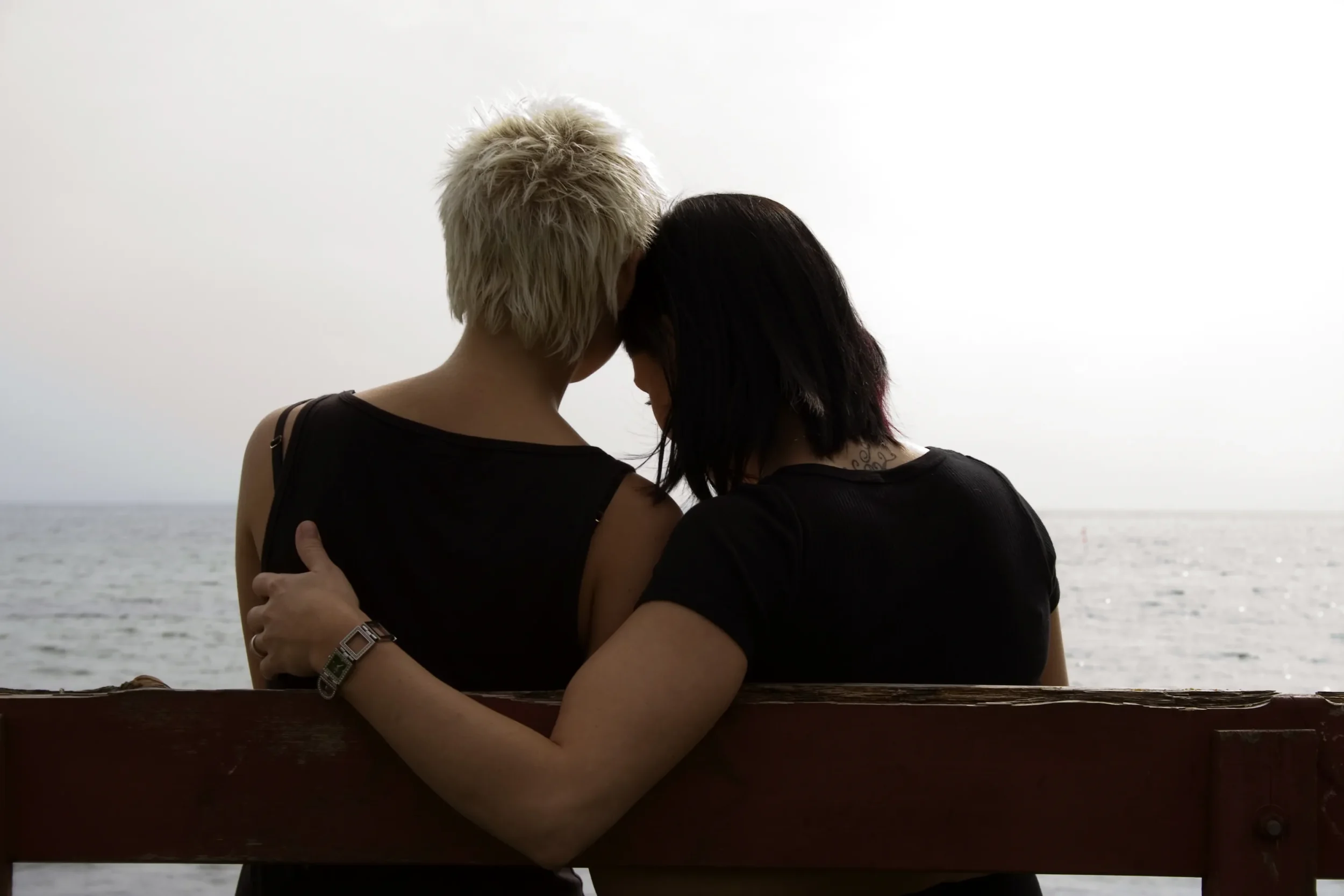 Dispensaire_bigstock-Two-Girls-4508333_large_3000x2000_optimized